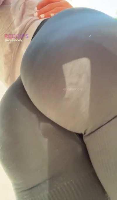 my booty is begging to be squeezed in these tight leggings 