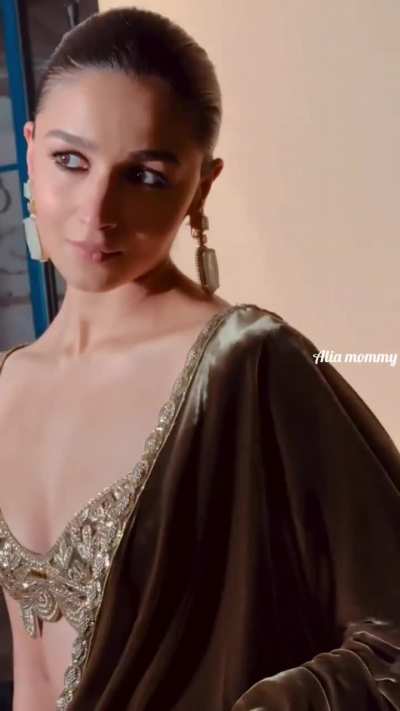 Alia bhatt in this saree