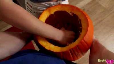 [/r/Step_Fantasy_GIFs] A pumpkin fuck on halloween