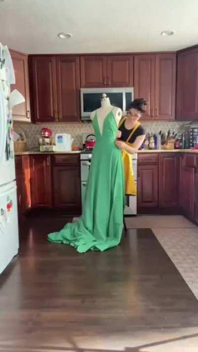 Girl makes a green screen dress