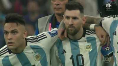 Messi reaction to Montiel’s penalty.
