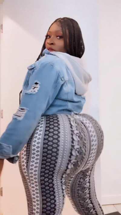 That ass is colossal