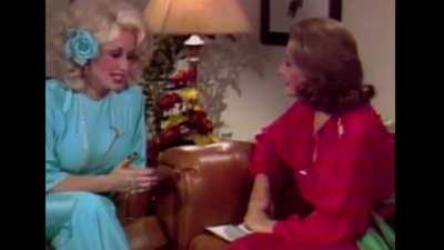 1977 interview - the dignity of Dolly Parton, while Barbara Walters does her best to humiliate and make her feel uncomfortable. 