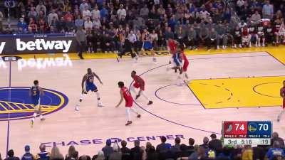 [Highlight] Warriors go big Dame hunting in 3rd quarter to rally back. credit: @joevirayNBA