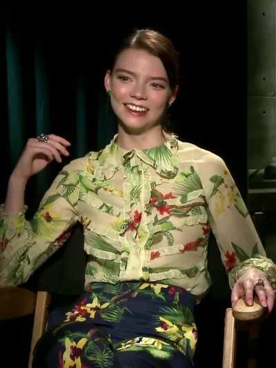 Anya Taylor-Joy braless jiggle