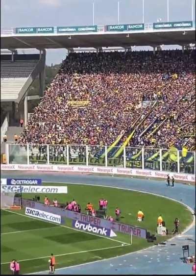 Efectivamente la mitad del estadio estaba en mute