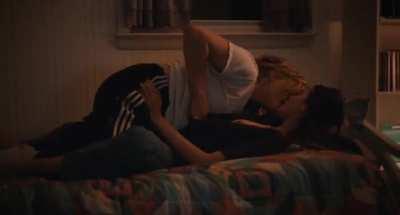 Chloë Grace Moretz making out