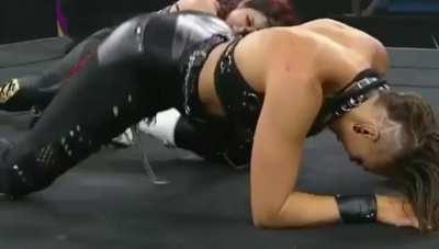 Rhea Ripley Arching Her Back 🥵🥵