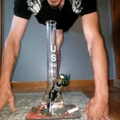 Handstand .6 bowls anyone? This was my first time doing this and it was DIFFICULT. You have about 40% of your lung capacity and balancing on 1 hand over your glass is always sketchy. Cheers y'all!