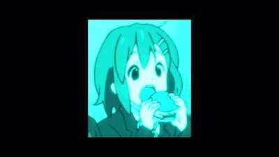 Yui eat borger