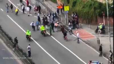 Skaters hit cops with skateboards after cops run over them. 😂😂😂😂😂